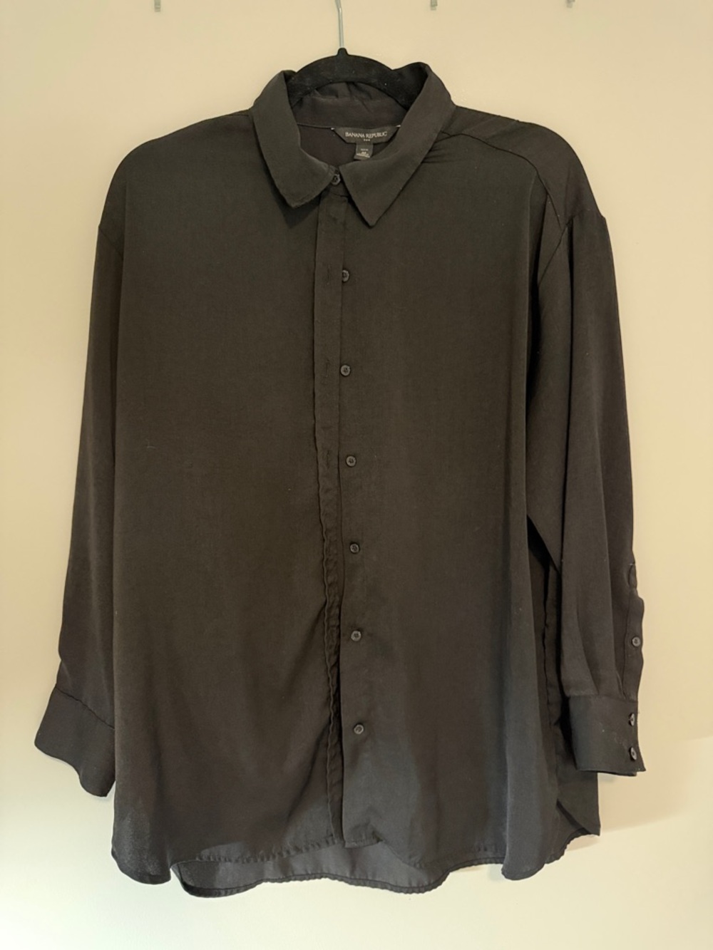 Banana Republic Women’s Black Button-Up Shirt